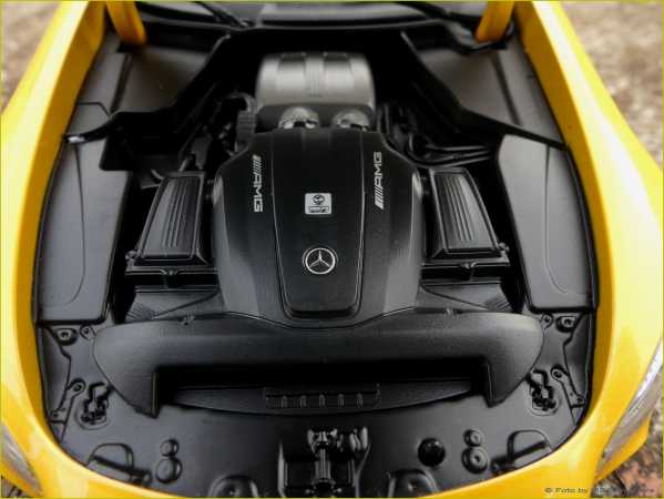 1:18 MERCEDES-BENZ AMG GTS "SOLARBEAN GELB" 2014 IAA